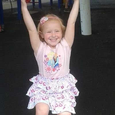 Annie20102's profile picture. Hi, my name is Annaliese. Look at my Twitter!!!