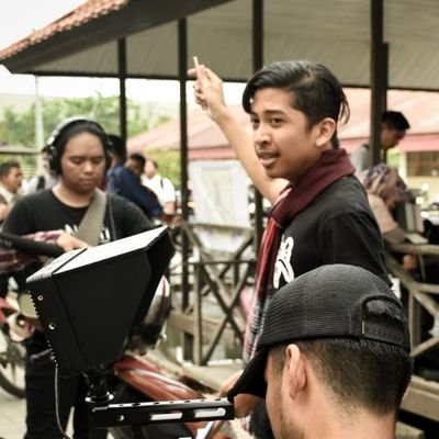 ihyaulmubarrak's profile picture. Founder https://t.co/AhzQCCRSrl || Freelancer || Movie Enthusiast || Pemimpi yang Buruk