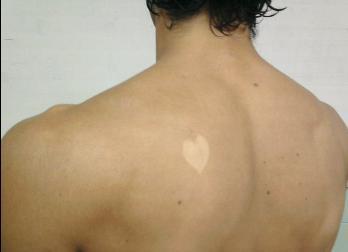 Me reconforta la oscuridad porque soy un hijo de la luz y en su silencio puedo ser el creador de mis propios ruidos...