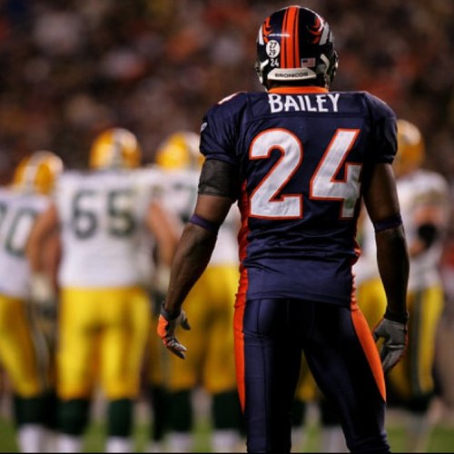 TheChamp_24's profile picture. The unprofessional, sports watchin, beer drinking side of @AntiqueAlchemy_