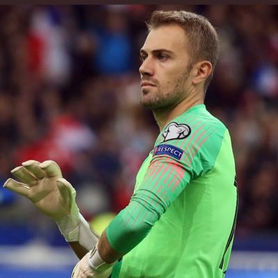 Mert Günok Resmi Twitter Hesabı / Official Twitter Account of Mert Günok / #34 / Beşiktaş 🇹🇷 https://t.co/WyoONVcLCm