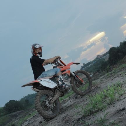 fazrirachman's profile picture. Cat lover,amateur photograph.