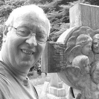 LaurieManton's profile picture. Communicator