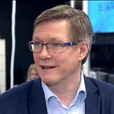 Seuraan media-alaa, taloutta ja työelämän asioita - joskus twiittaan muustakin kiinnostavasta, johon törmään töissä tai vapaalla