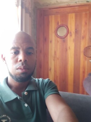 TheEzzy1's profile picture. 