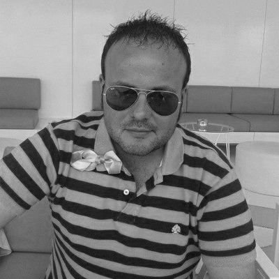 Jugador profesional de karaoke, periodista y pensador... Tributo a @jcs1919, baneado en acto de servicio en pro de la defensa de los derechos fundamentales.