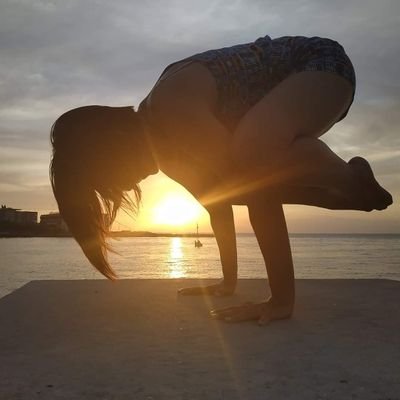 Enamorada del yoga. Bloguera yoguini de 🇨🇺🇪🇦. Encuentrame en https://t.co/g95Nh9FeQs