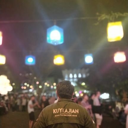 Bukan siapa siapa cuma calon Jenazah di Dunia | Anak yang beruntung dari ibu hebat bernama bu Lia | Suka kopi ga suka laki laki |

-BodoAmatable-