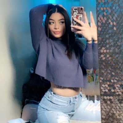 aylin27147823's profile picture. 