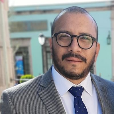 Psicólogo Clínico, Master en Conduta Suicida y Certificado en TREC por el #AlbertEllisInstitute.