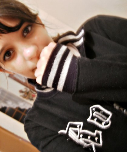 12 anos, canceriana, cine, restart, NSN, amo meus amigos, sentimental, chorona, celular, dormir, sair com amigos, internet, dorittos e coca.