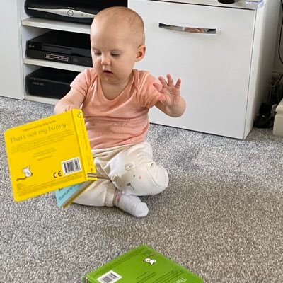 Tinas_bookshop's profile picture. Mum of 5👩🏼‍🍳💇‍♀️👨‍🌾 👩🏼👧🏼     Love spending time with my family