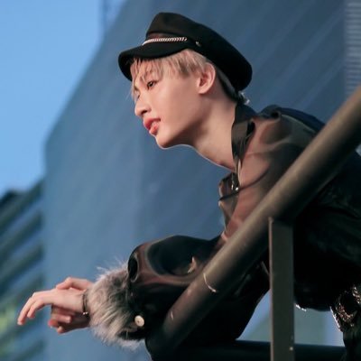 gxiaotianxin's profile picture. “遗憾吗 喜欢了那么久的人 他不喜欢你 那种想放弃又想爱的滋味 真折磨人。