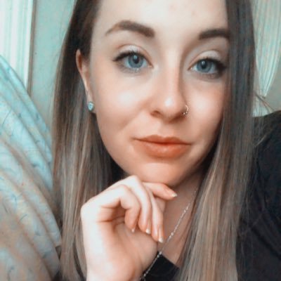 M_BRiddleee's profile picture. dis or dat