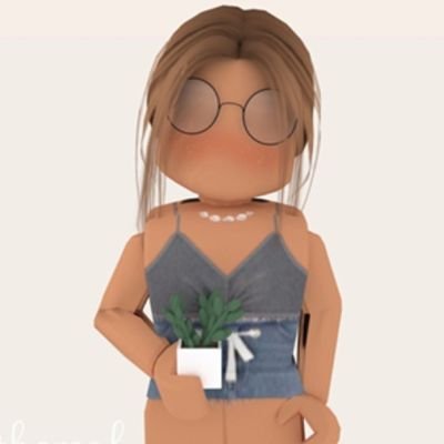 ZXroblox's profile picture. hi im Zoë🌺 Im 14 jears old🦋 In roblox i play: adopt me• royale high• bloxburg•🌈🌦