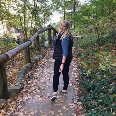 Carinemarie12's profile picture. 