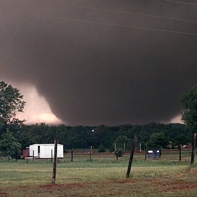 Hi, I'm Josh and I have a strong passion for weather. I love learning about and tracking storms and I look forward to a future in meteorology. BackTheBlue 👮‍♀️