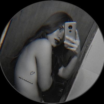 MelinaL_'s profile picture. 