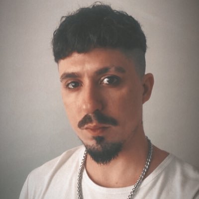 faqbraggio's profile picture. Lloro con el final de Rocky II, le tiré una bombacha a Sandro.