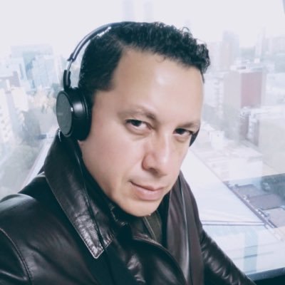 leorodcas's profile picture. Diseñador, creativo y amante de la música. Escultor de tiempo libre.