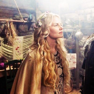 Every story begins with a quest. Whatโs a girl to do but find her own adventure? Princess outside, Pirate inside. {#RP #OUAT AU/MV/MS/MC #ArtisticQuirks}