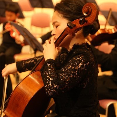 石崎翔子。チェロを弾きます。よろしくお願いします。東京藝大附属高校→東京藝大卒。色んな所で演奏したり、音録ったり、先生もしています。お仕事依頼はこちらまで→→syokocello@gmail.com→http://ishizaki-music.comI 鍵付きですが、お気軽にフォローお願いします♪