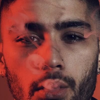 pillowtalk is so close to 1B .watch it from different account / different phones 
.
don't forget to stream zayn on spotify as much as you can 
#zsquad 
#inzayn