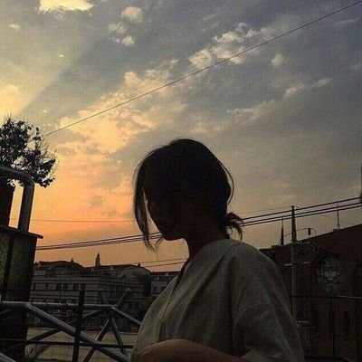 ... Занимаюсь всем и одновременно ничем, а так совершенно не аномальное существо...