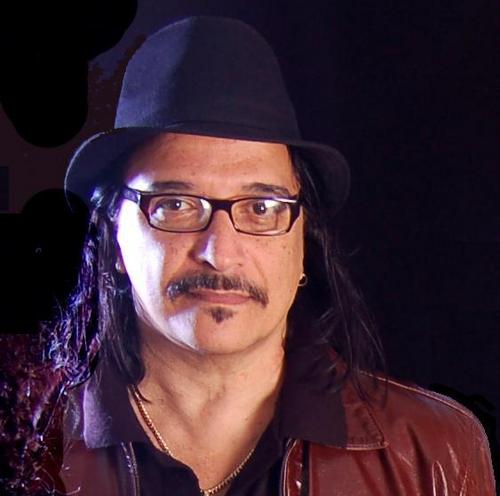 Nilton Valle é jornalista, guitarrista, pesquisador de tecnologias voltadas à produção musical e funcionário público federal. EMBAIXADOR DO RIO! Follow me.
