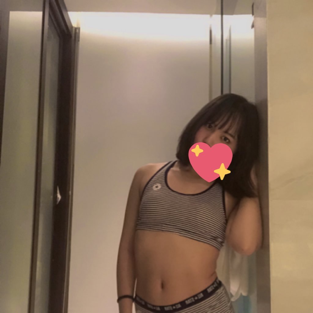 153㌢でCカップ今年で25歳になったむちむち体型の気分屋な女の子といえば…?避難垢→@Smilelover007