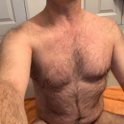 **Adult content* 18+ only. A hairy dad who likes his lads. have a thing for hairy legs. DM for fun in London. https://t.co/URggWHmAmo
