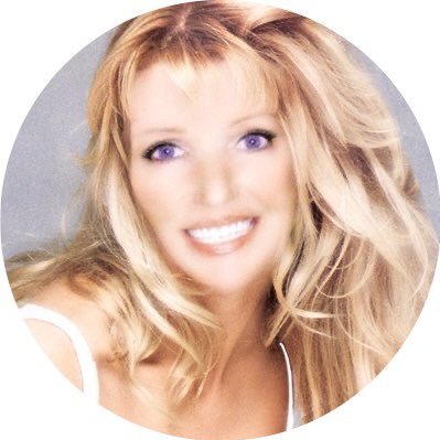 ❤️Bible believing,gun toting Christian ✝️ married 30 years to my hero🇺🇸https://t.co/37Nl9EAfyl ,former Policeman now retired. 🎶🎵you label me,I label you 🎶