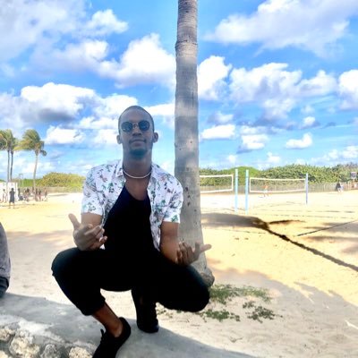 Keep God First • Jonez™️ • #LongLiveMAC💙 • Investor 📈 • Still loading... ✈️