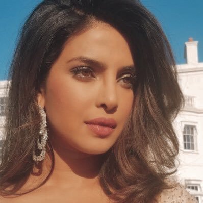 ✧ pictures and videos of National award winning actress and producer, philanthropist, investor and NYTimes bestselling author @priyankachopra ✧ | fan account