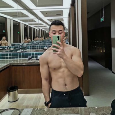 坐标北京！山东人，30，181，75. 1，18厘米➕，聊天交友，兼职同志用品批发，不推荐任何产品，需要就买，每个人都需要生存，聊天交友为主，只要您需要的我这儿都有，批发价销售！同行勿扰！微信：yonghengtuandui