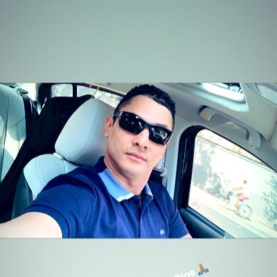 YorkMiranda's profile picture. Abogado especialistas en derecho administrativo, amante de la justicia ⚖️