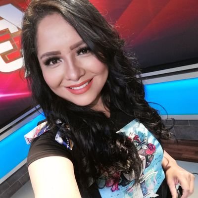 Guatemalteca, cafetera de corazón, periodista de investigación en @Expedientesgt Canal 3. Mi lema: Si practico, aprendo y si aprendo, me hago más lista.