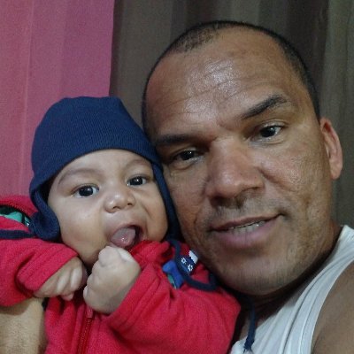 Sou de salvador bahia sou nascido e criado na minha terra natal. Atualmente estou morando ha 17 anos em Macaé No Rio de Janeiro.