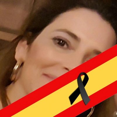 Mujer, hetero, católica, madre de familia, me gustan la caza, los toros, la carne y el vino de Jerez.  Al que le moleste, que le den. VIVA ESPAÑA!