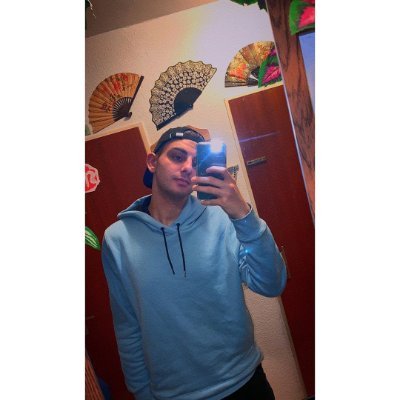 FloinY's profile picture. 18 | Near Düsseldorf | Taken
Insta: hyped_manu