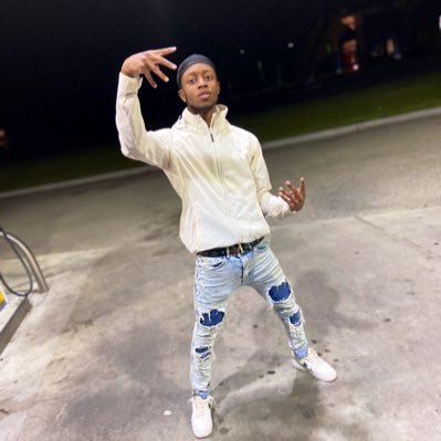 8Bcollins's profile picture. 843🌴☀️
God🛐~Family👨‍👩‍👧‍👦~Football🏈
Psalms91🙏🏽
“Let your success make noise”😎