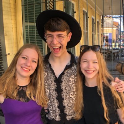 HVLairdReads's profile picture. 