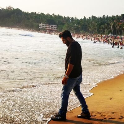 vihangprajapati's profile picture. GUJJU by heart & INDIAN by culture.