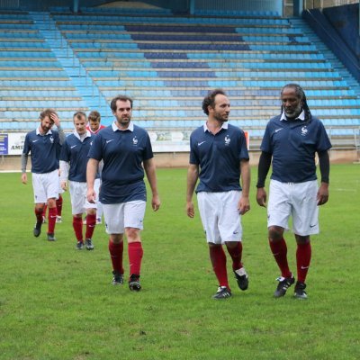 Ecrivains réunis épisodiquement autour du ballon rond et de la littérature 📖 Equipe entrainée par @jimmyadjovi ⚽️