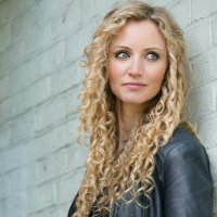 Suzannah Lipscomb(@sixteenthCgirl) 's Twitter Profile Photo