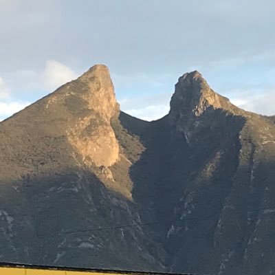 black_azimuth's profile picture. Regio pero no pendejo. Destruyendo los mitos de mi gente y mi ciudad.