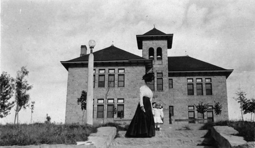 Lindy Ashner's HAUNTED COLORADO👻Everything ghostly, haunted, mysterious, creepy, macabre, & CHILLING in Colorado! This is the REAL deal🕷Goosebumps guaranteed!