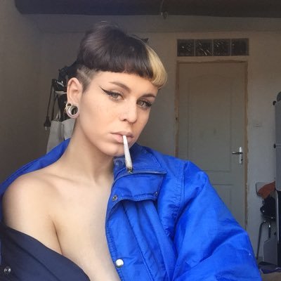 adprehendimus's profile picture. Ennemie du peuple