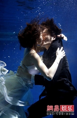 srinaeqk's profile picture. 차분한 한국여자사람// 성격 온순  B형//