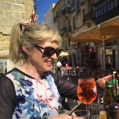 Tennis fanatic, domestic goddess (or to my kids just a domestic), news fiend, #FBPE, Hammers for the League! F1, travel, foodie, languages and old world 🍷